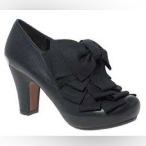 Chie Mihara Catame Bow Rosette Heeled Shoe sz 10/EU 41